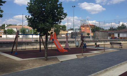 La Diputación rehabilita el parque infantil de Portaje y lo adapta para evitar encharcamiento en épocas de lluvia