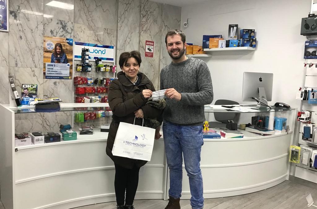 Entregado el premio sorteado por la Asociación Alfares