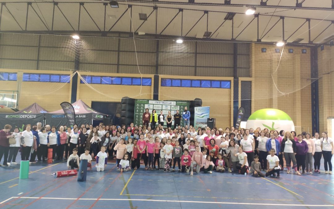 Éxito en el VI Pink Day Torrejoncillano con 170 participantes