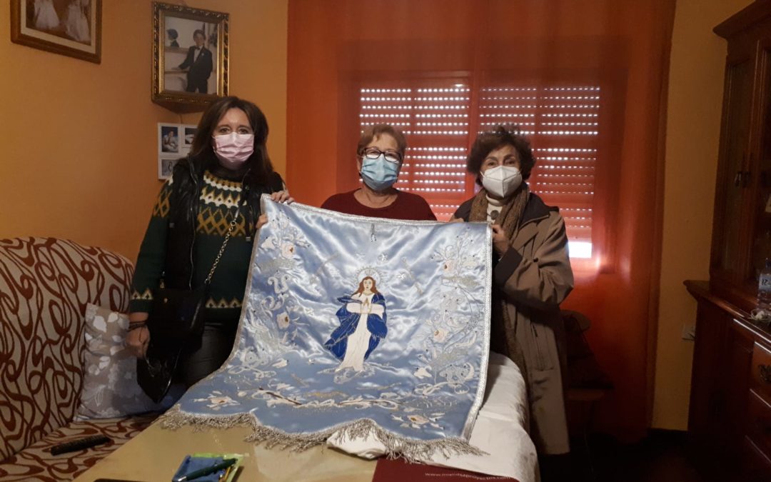 VALDENCIN RECIBE CON FERVOR EL ESTANDARTE DE LA PURA