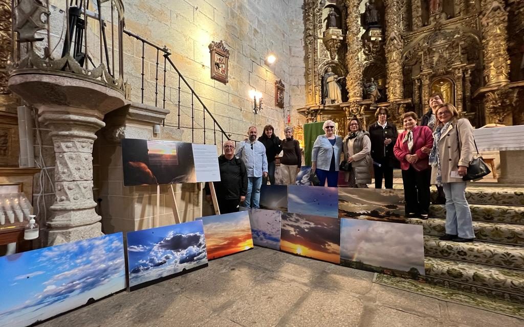 La ventana de carmen se convierte en testimonio en la Parroquia de San Andrés Apóstol de Torrejoncillo