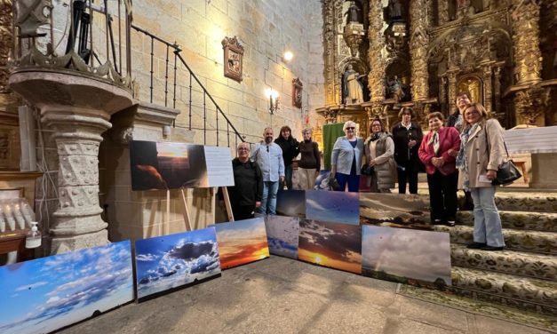 La ventana de carmen se convierte en testimonio en la Parroquia de San Andrés Apóstol de Torrejoncillo