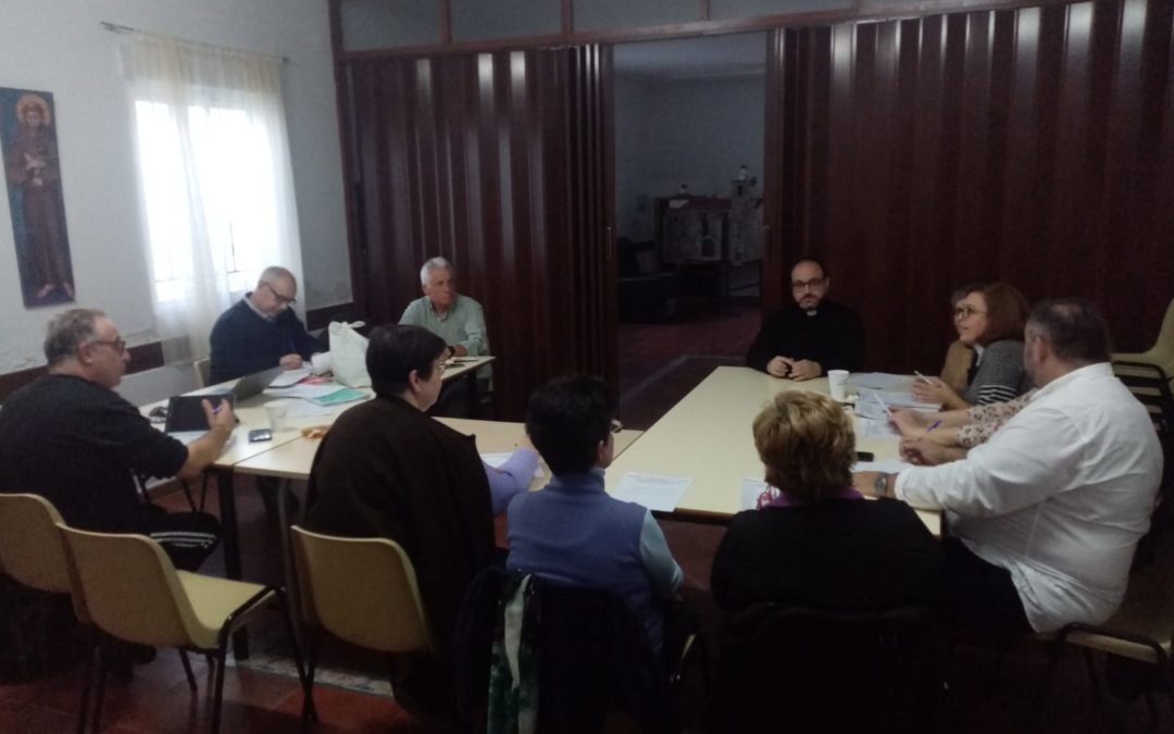La coordinadora arciprestal de Carias de Coria se reúne para trabajar el voluntariado.
