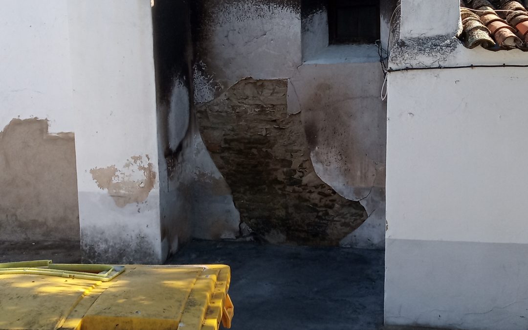 Fuego en los alrededores de la Ermita de San Antonio