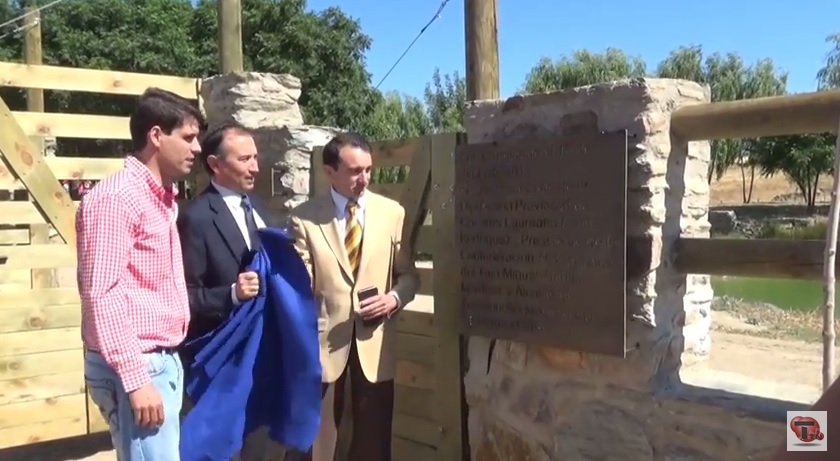 Inaugurados  la carretera de la Presa de Portaje y el parque de la Laguna de Arriba