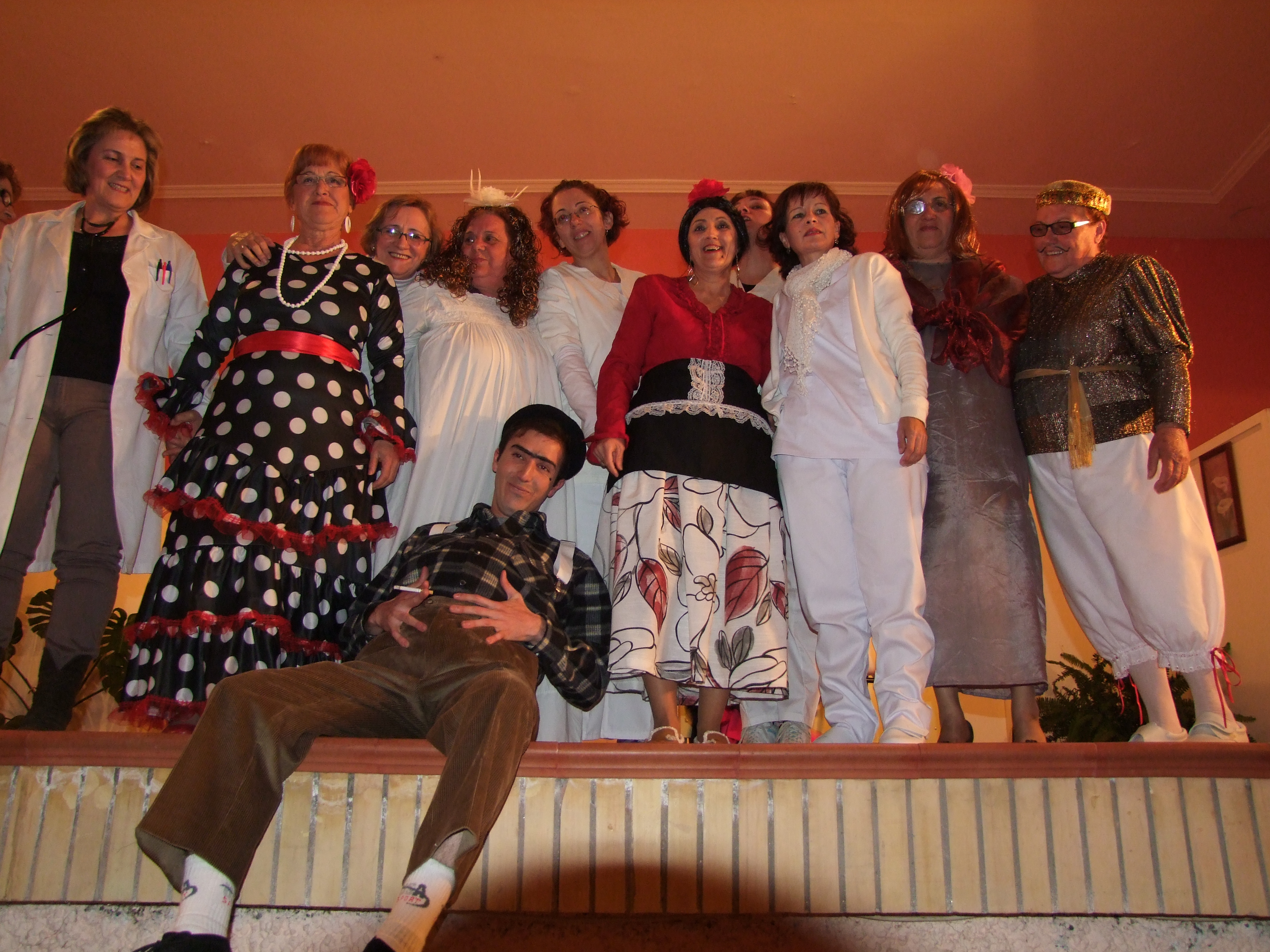 Éxito rotundo del grupo de teatro de Valdencin con la obra “La casa de los locos”