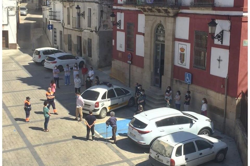 Minuto de silencio en Torrejoncillo