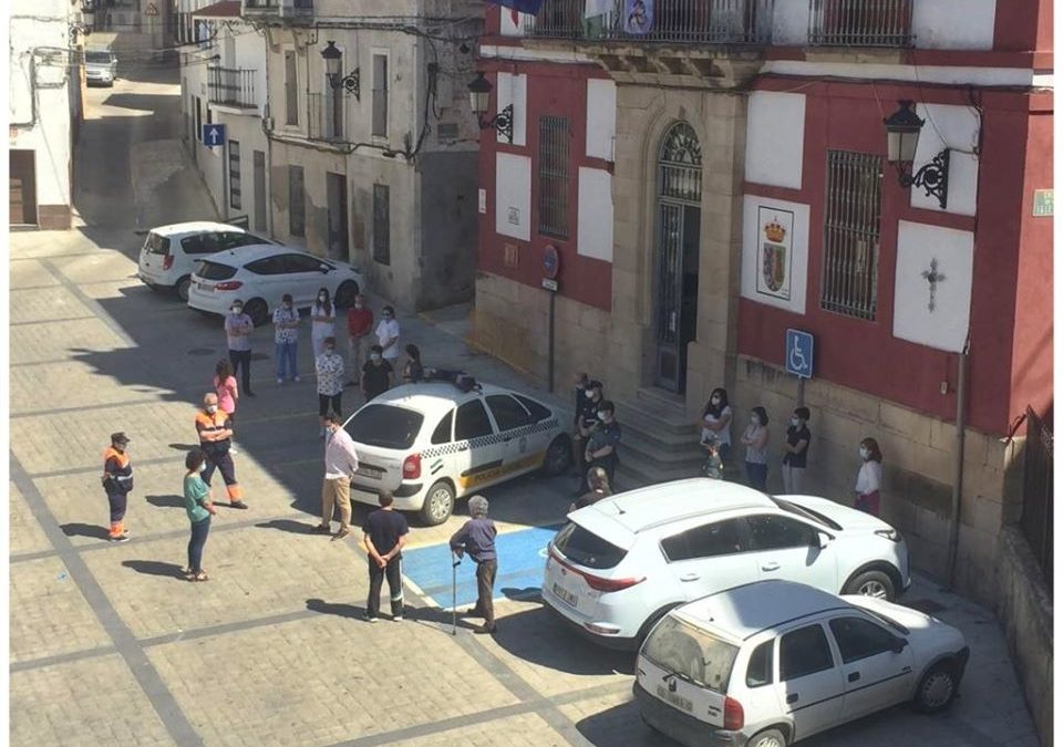 Minuto de silencio en Torrejoncillo