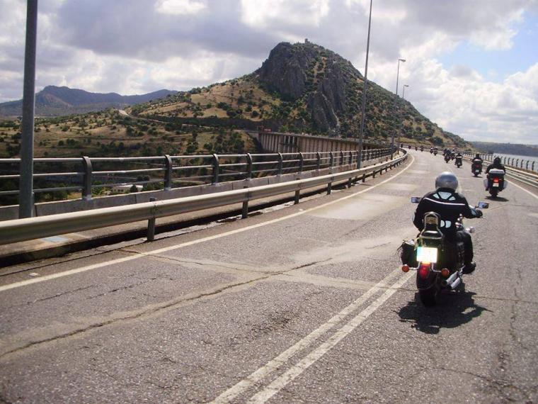 La III Vuelta a Extremadura en moto pasó por Torrejoncillo