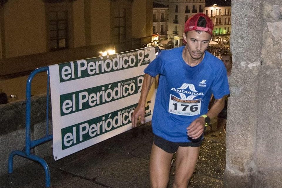 Un torrejoncillano segundo clasificado en el Intramuros Urban Trail Night 95 Aniversario Periódico Extremadura
