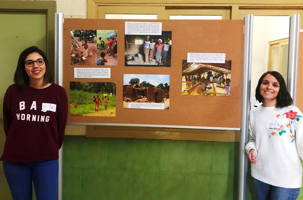 El IES Alagón de Coria inicia un taller de artesanía africana a favor de Gentinosina Social