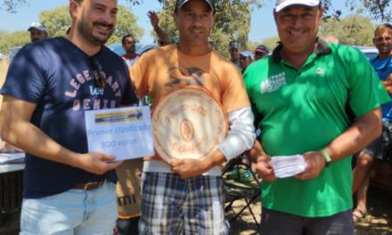 Mario Cabezas gana el V Concurso de Pesca de las fiestas de agosto