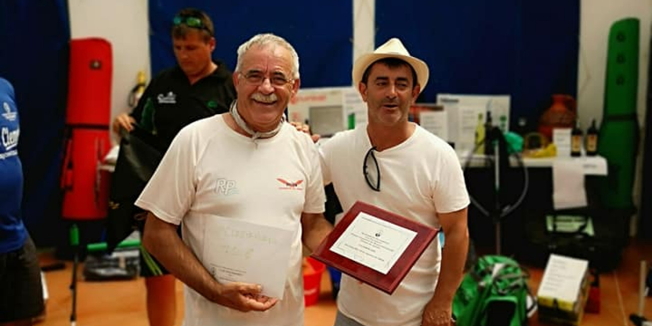 Juan Alfonso González de la Sociedad de Pesca Emérita de Mérida  ganador del primer concurso intersocial de la Sociedad de Pescadores Los Encinares