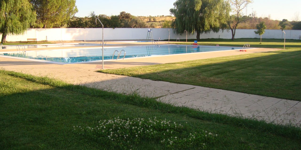 Nuevo arbolado para las piscinas municipales