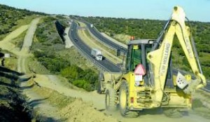 Obras, junto a la A-66, para la conducción del agua desde Portaje - RUFINO VIVAS