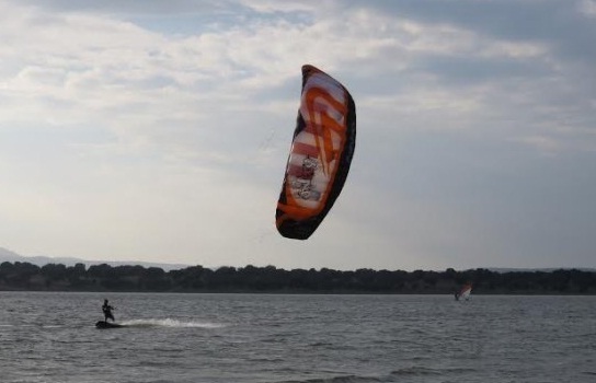 Piragüismo, kitesurf y windsurf en Portaje