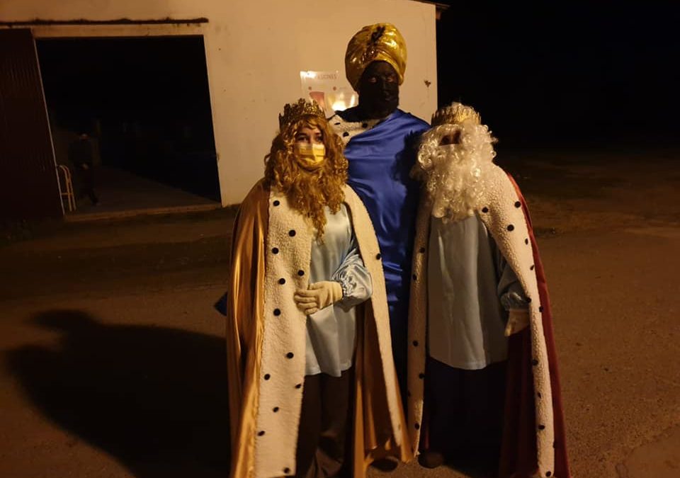 SUS MAJESTADES DE ORIENTE PASAN POR VALDENCÍN