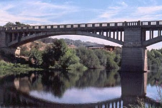 Un hombre de 70 años fallece ahogado en el río Alagón a la altura del puente de Montehermoso