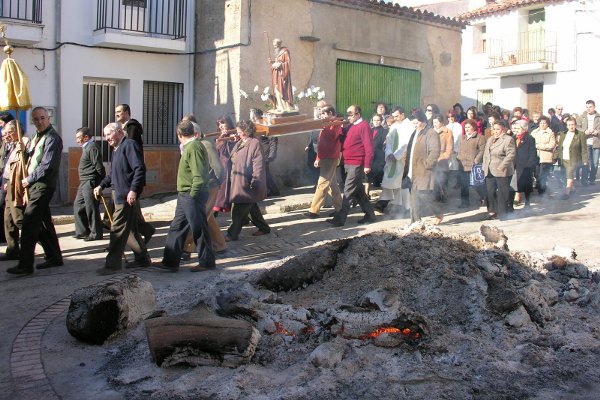 Pescueza celebra las Fiestas de San Antón los día 16 y 17 de enero