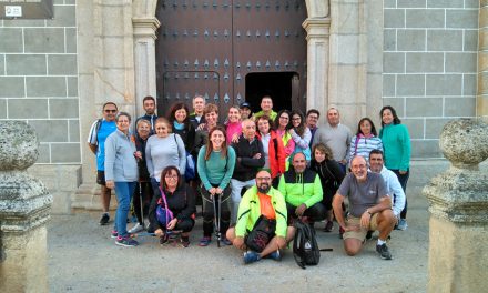 Torrejoncillanos visitan al Cristo de Serradilla