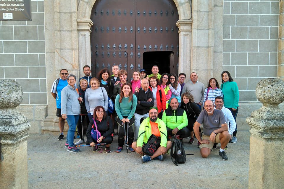 Torrejoncillanos visitan al Cristo de Serradilla