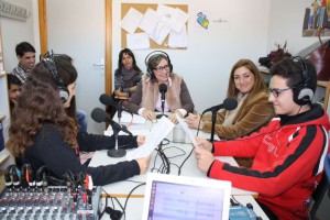 La Consejera de Educación y Cultura visita Torrejoncillo para poner en valor una iniciativa de Radio Escolar