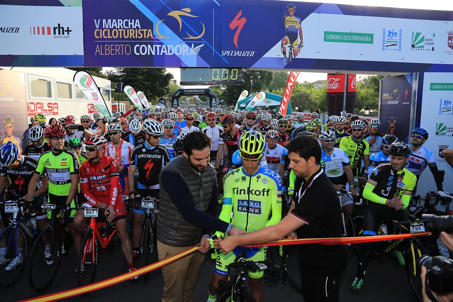 "Sólo el espectáculo nos hará libres, nos salvará. Sólo la verdad nos hará orgullosos". (Alberto Contador)