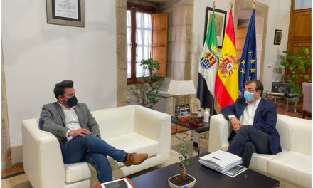 Ayer se reunió el Alcalde con el Presidente de la Junta de Extremadura  Guillermo Fernández Vara  .