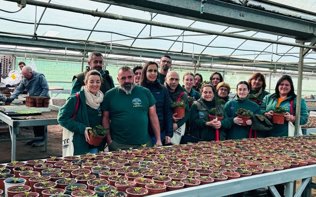 Alumnado de las especialidades de jardinería y forestal reciben formación práctica en el Vivero Provincial