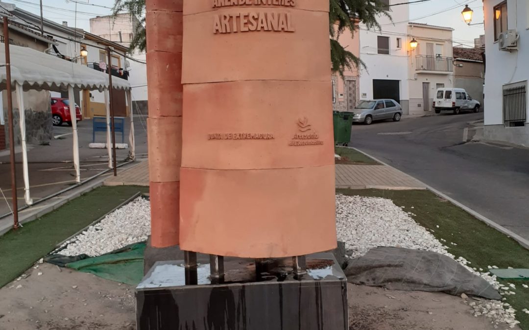 Inaugurado oficialmente el monolito que nos distingue como “Área de Interés Artesanal”