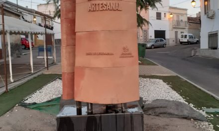 Inaugurado oficialmente el monolito que nos distingue como “Área de Interés Artesanal”