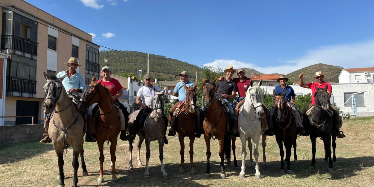 Caballistas torrejoncillanos en Guadalupe