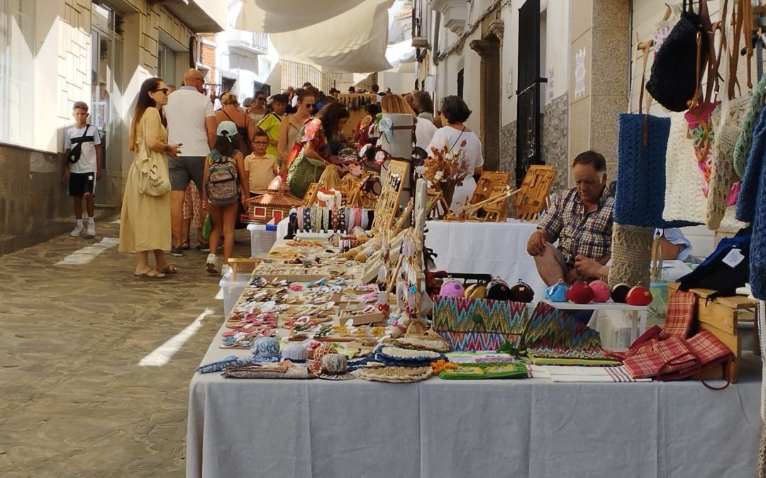 22 stand conformaron el XVIII Mercado Rural Artesano torrejoncillano
