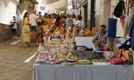 22 stand conformaron el XVIII Mercado Rural Artesano torrejoncillano