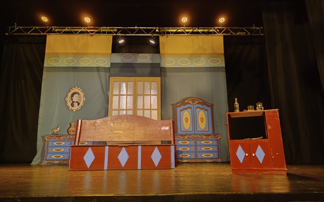 El XXXI Certamen Nacional de Teatro Amateur “Raúl Moreno Molero” de Torrejoncillo se clausuró ayer domingo, día 29 de Octubre, con la puesta en escena de la obra “Una comedia rusa”, a cargo del grupo “Verbo Producciones S.L.”