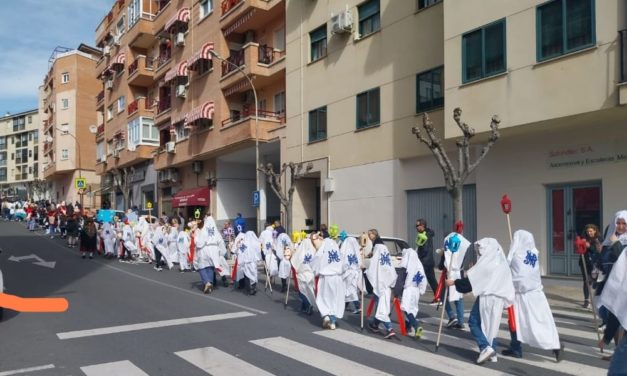 La Encamisá de Torrejoncillo recorre las calles de Plasencia