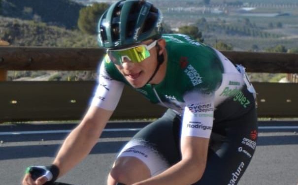 Adrián Cuadrado participa este fin de semana en la Vuelta Ciclista a Extremadura