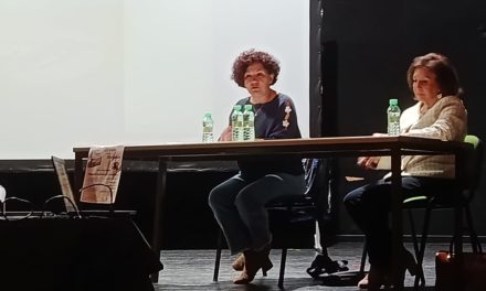 Akiko, la mujer libélula.