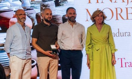Tinajas Moreno León premiados en la V edición de los Premios Maestro Artesano Círculo Fortuny