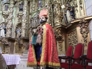 San Pedro "El Viejo" expuesto en la Iglesia Parroquial de San Andrés de Torrejoncillo tras ser rescatado - MARÍA JOSÉ VERGEL