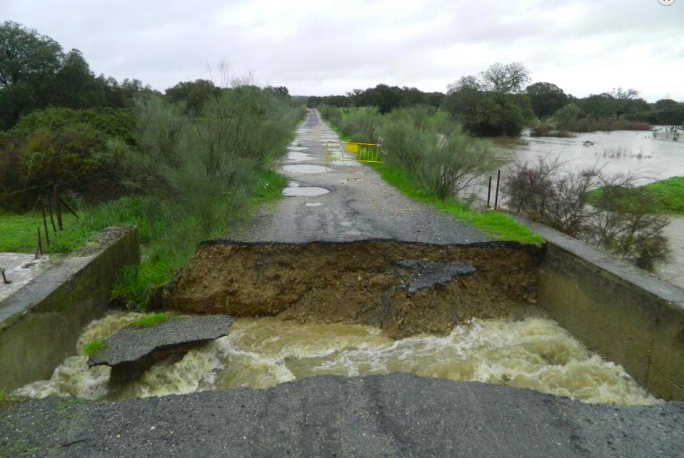 Se inicia la licitación para acometer las obras de la carretera a la presa de Portaje por 1.140.000 €