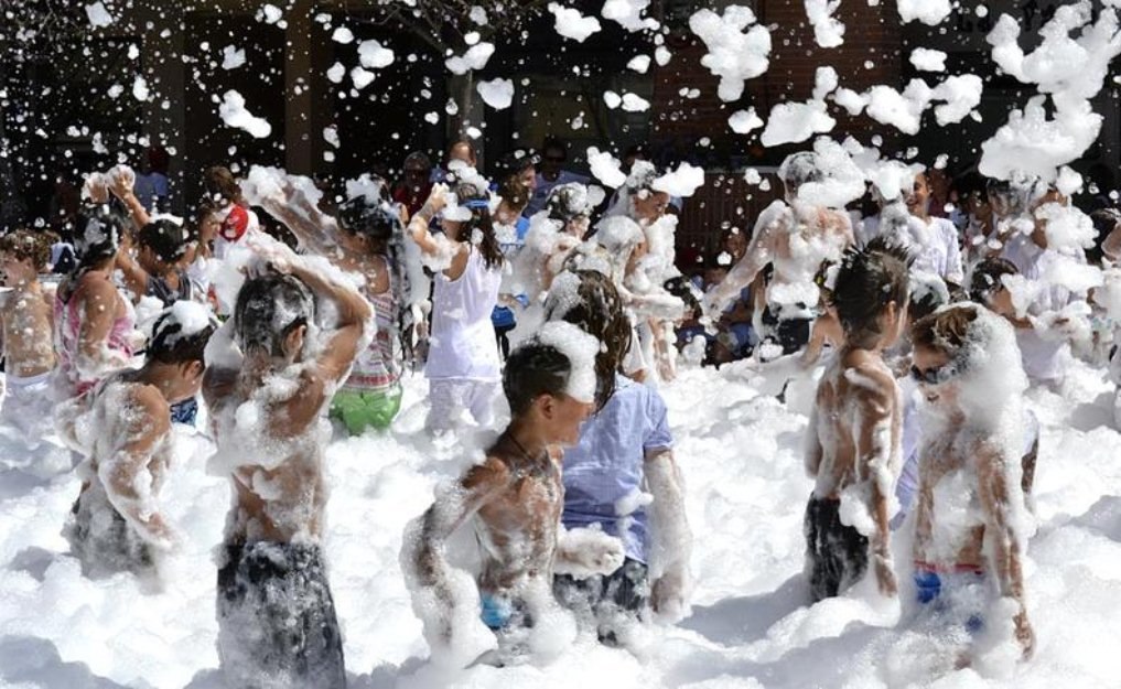 Vísperas de Fiestas con niños, charanga y Verbena como protagonistas