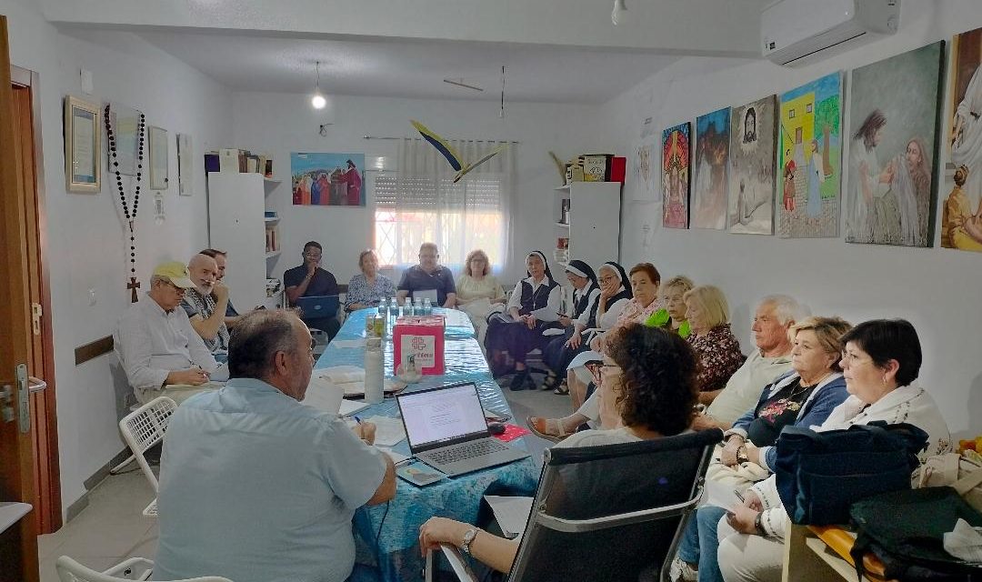 La coordinadora arciprestal de caritas de Coria se reúne para organizar sus acciones