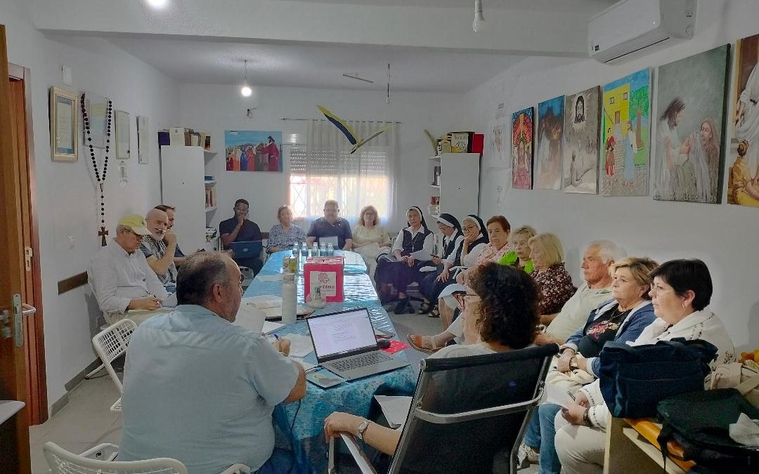 La coordinadora arciprestal de caritas de Coria se reúne para organizar sus acciones