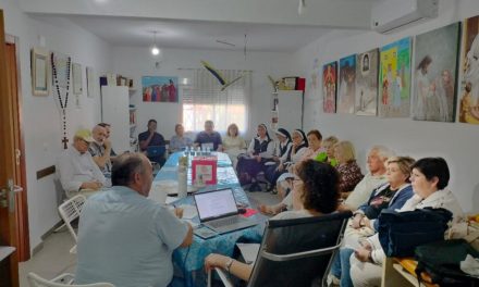 La coordinadora arciprestal de caritas de Coria se reúne para organizar sus acciones