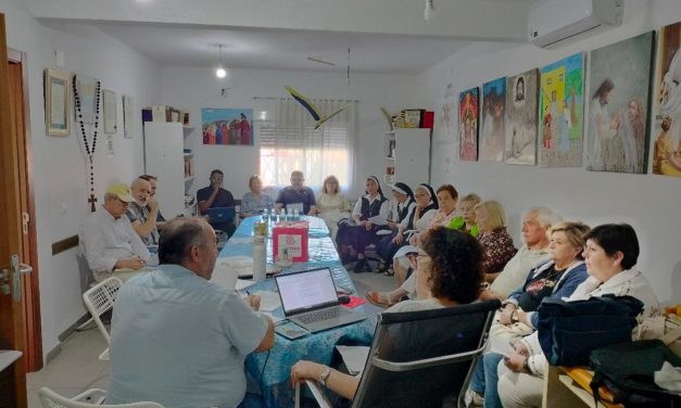 La coordinadora arciprestal de caritas de Coria se reúne para organizar sus acciones