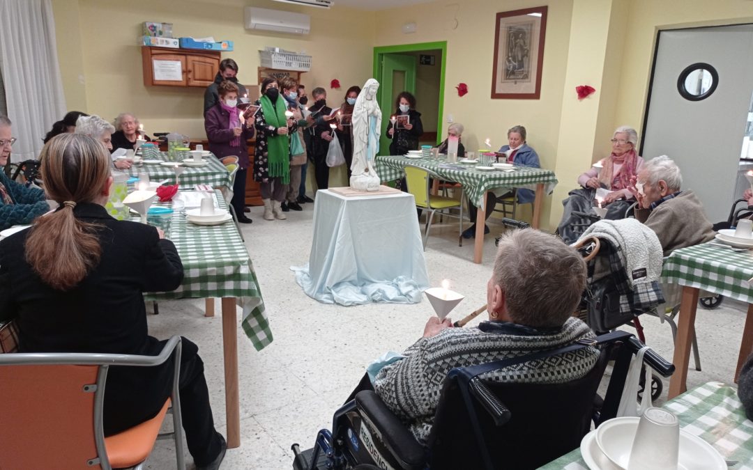 Oración por los enfermos en la Residencia Santa Isabel de Torrejoncillo