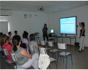 Los alumnos de 4º del IESO Vía Dalmacia imparten una charla sobre las ventajas y los peligros de las Redes Sociales a los padres
