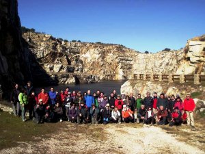 Senderistas torrejoncillanos participaron en la ruta Alcántara-Menhir del Cabezo