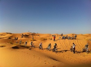 El colegio de Rincón del Obispo será la «llegada metafórica» de una etapa de la carrera ciclista ‘Milenio Titan Desert’